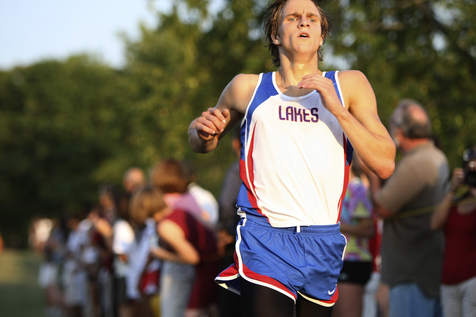 Ryan Prais (Lakes) wins 1600m/News Sun image